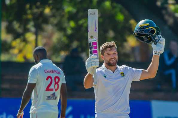Wiaan Mulder went to Lunch unbeaten on 367 on the second day of the second Test against Zimbabwe