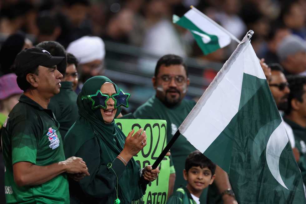 There was plenty of vivid, vibrant, visible green - shirts, flags, face paint - at the SCG